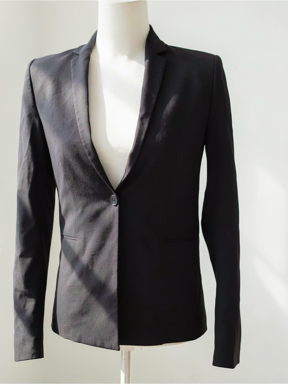 Elie Tahari Single Button Shawl Collar Blazer